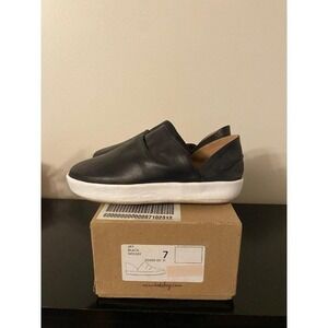Beek Jay Slip On Leather Sneaker